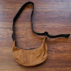 BAGGU Brown Mini Crescent Crossbody Bag